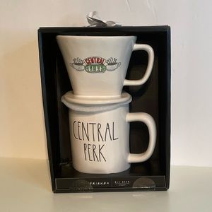 NWT RAE DUNN Friends "Central Perk" Drip Mug